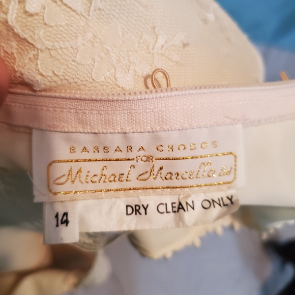 Vintage Wedding Dress - Picture 9 of 10